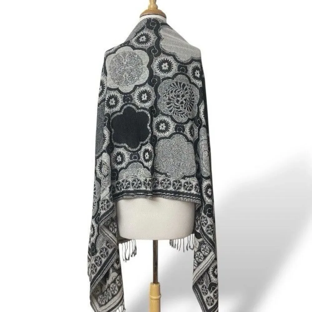 Woven Wrap Scarf with Fringe 62x27